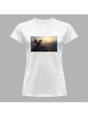 Футболка жіноча з принтом "Дракон на горі на світанку" (231009)