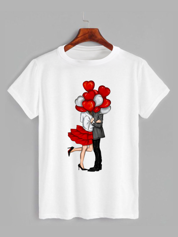 Футболка на день закоханих з принтом Закохана пара з кулями (2619)