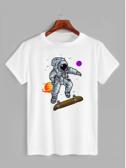 Футболка с принтом Космонавт на скейте (1139)